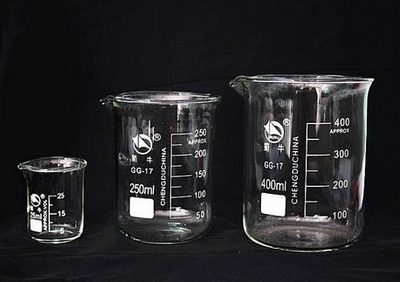 校園創(chuàng)業(yè)新典范 大學(xué)生開(kāi)網(wǎng)店賣(mài)教學(xué)儀器，年銷(xiāo)1.5億背后的“玻璃”生意經(jīng)